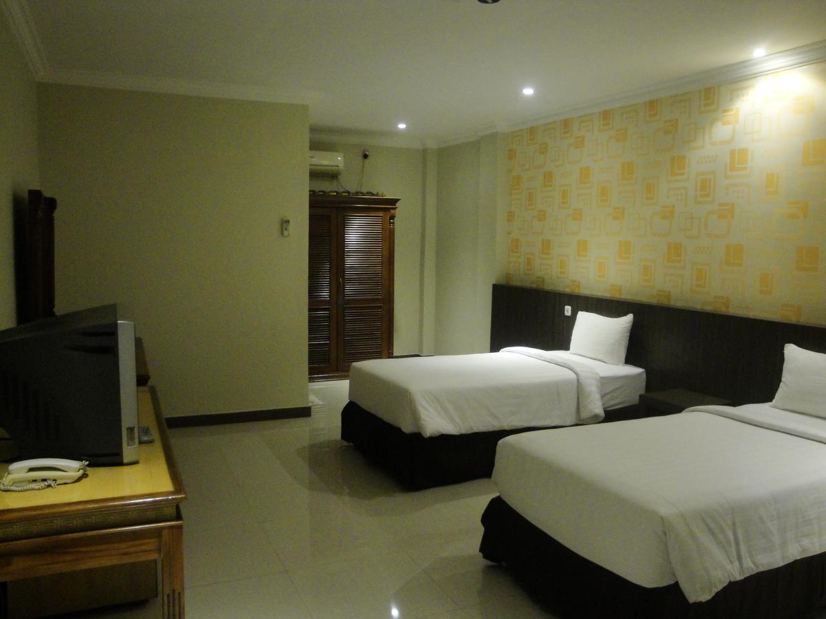 ซิลเวีย โฮเต็ล บัดเจ็ต กูปัง Hotel ภายนอก รูปภาพ